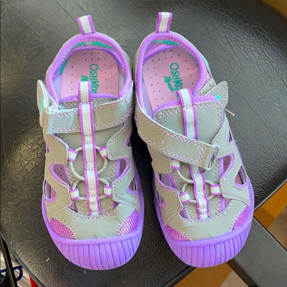 Oshkosh water shoes